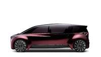 Ditambah lagi, konsep ini bakal menawarkan kenyamanan dan daya jangkau yang lebih jauh. Waktu pengisian hidrogen juga lebih singkat dibanding harus mengecas mobil listrik. Mengisi hidrogen cukup sekitar tiga menit, mirip-mirip seperti mobil konvensional yang diisi bahan bakar fosil. Foto: dok. Toyota
