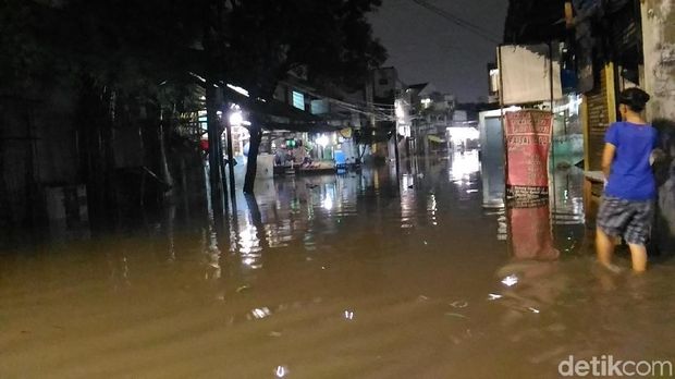Kemang Utara Banjir, Lalin Macet hingga Kemang Timur