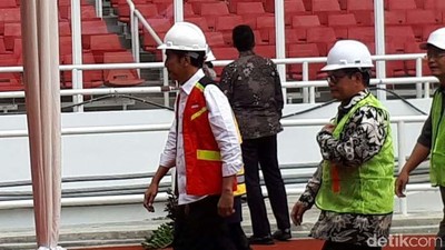 Foto: Jokowi Temui Ribuan Kuli Bangunan di GBK