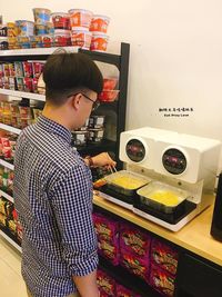 Ini alat yang digunakan untuk memasak mie instan dengan pelengkap telur. Enak!