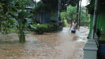Foto: Jakarta Selatan Terkepung Banjir Usai Diguyur Hujan Deras