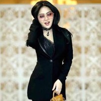 Sergio Rossi Embellished Tresor T-strap Platform Sandals, Rp 17,2 juta. Foto: Instagram