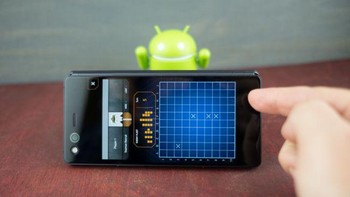 Smartphone ini pun bisa dilipat menyerupai bentuk tenda sehingga memungkinkan pengguna melihat konten yang sama dari arah berbeda bersama rekannya. Foto: istimewa