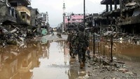 Hadirin semua, saya di sini menyatakan Kota Marawi telah terbebas dari pengaruh teroris, yang menandai dimulainya rehabilitasi kota ini, tegas Duterte seperti dilansir media lokal Filipina, ABS-CBN News, Selasa (17/10/2017).