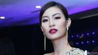 Tak tampak kesulitan baginya untuk berpose di depan kamera. Pool/Ismail/detikFoto.