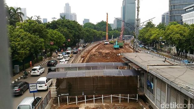 Proyek Underpass Mampang Terancam Molor, Macetnya Makin Jadi!