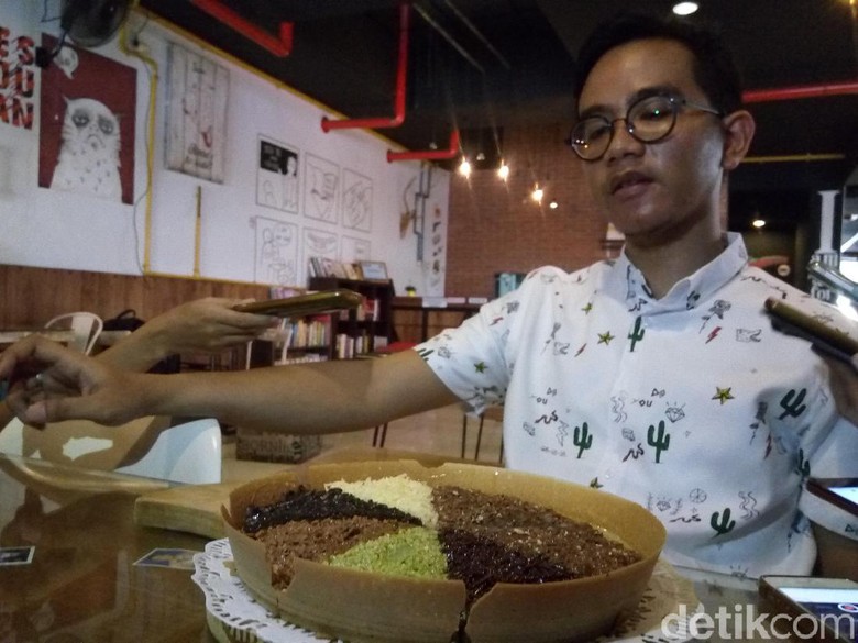 Respons Anak Jokowi soal Aksi #2019GantiPresiden di Depan Markobar Respons Anak Jokowi soal Aksi #2019GantiPresiden di Depan Markobar