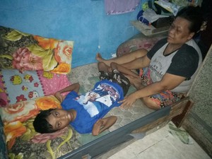 Ini Pengakuan Keluarga Pria yang Dorong Gerobak untuk Obatkan Anak