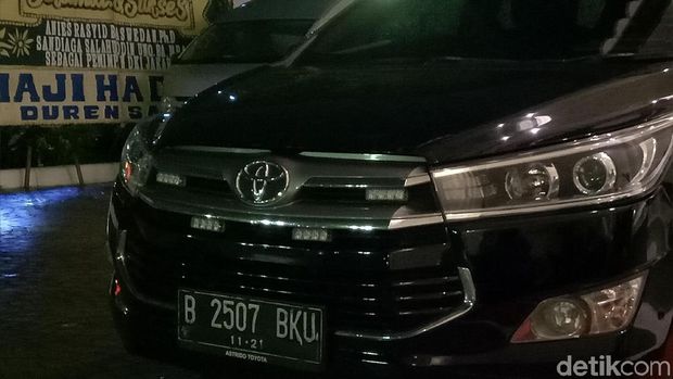 Mobil pribadi Anies Baswedan / 