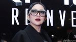 Gaya Mahal Syahrini, Bootsnya Aja Rp 130 Juta Guys!