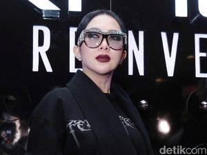 Kuota Ditambah! Syahrini Janji (Lagi) Umrahkan 20 Korban First Travel