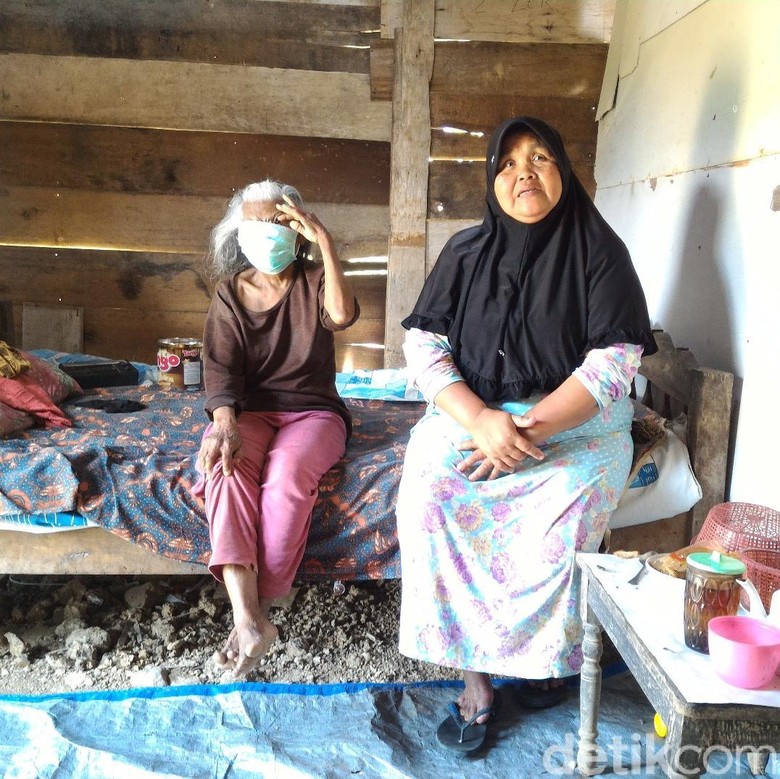 Wajahnya Digerogoti Kanker, Mbah Jiyem Sering Menangis Kesakitan Wajahnya Digerogoti Kanker, Mbah Jiyem Sering Menangis Kesakitan