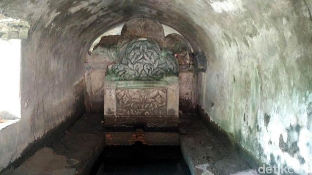 Lorong atau kamar di Goa Siluman