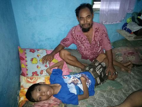 Suprijadi Bawa Anaknya dengan Gerobak ke Surabaya Untuk Ini