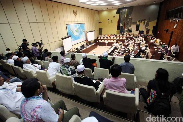 PDIP-PPP-PD Terima Perppu Ormas Jadi UU, Gerindra-PAN Menolak