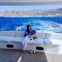 Giuseppe Zanotti Beverly Mules, Rp 12,3 juta. Foto: Instagram