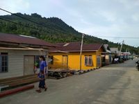 Di Desa Nelayan Ini, Mau Dapat Listik Harus Patungan