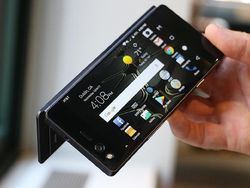 Inilah Android Lipat Pertama di Dunia, Norak Atau Hebat?