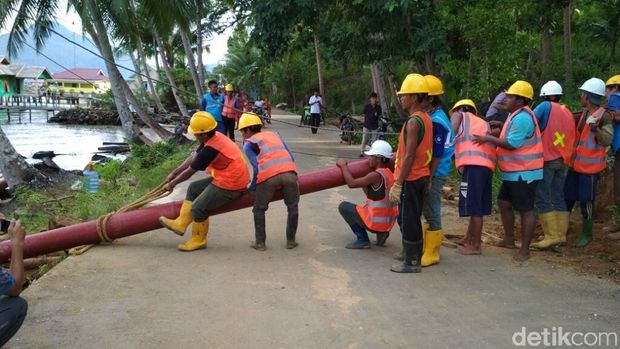 Senangnya Anak Pulau Tiga Karena Listrik Tak Lagi Dibatasi