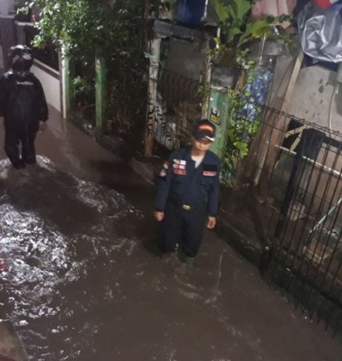 2 Kelurahan di Cipinang Banjir hingga 45 Cm