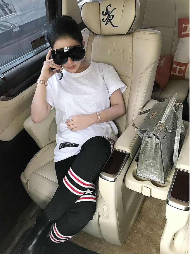 Givenchy Storm Rubber and Ribbed Knit Thigh Sock Boots, Rp 7 juta. Foto: Instagram