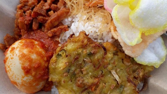 Kreasi Nasi Uduk Sarapan Netizen hingga Pempek Berwarna 