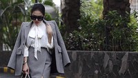 Syahrini memang kerap tampil glamor di setiap kesempatan. Semua hal yang dikenakannya pasti branded dan mahal Foto: Instagram