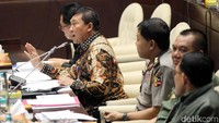 Dirjen Politik dan Pemerintahan Umum Kemendagri Soedarmo, meminta Komisi II mempercepat pengesahan Perppu Ormas menjadi undang-undang.