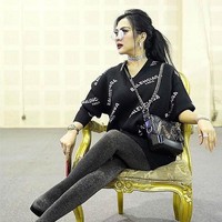 Charlotte Olympia More is More Boots, Rp 9 juta. Foto: Instagram