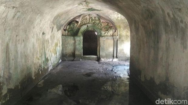 Lorong atau kamar di Goa Siluman