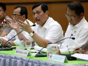 Foto: Pemerintah Umumkan Revisi Aturan Taksi Online