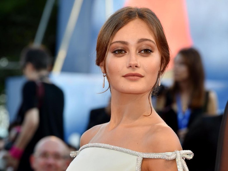 Ini Ella Purnell, Aktris yang Disebut Bikin Brad Pitt Terpesona Ini Ella Purnell, Aktris yang Disebut Bikin Brad Pitt Terpesona