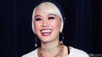 Gold Lady! Agnez Mo yang Makin Menawan