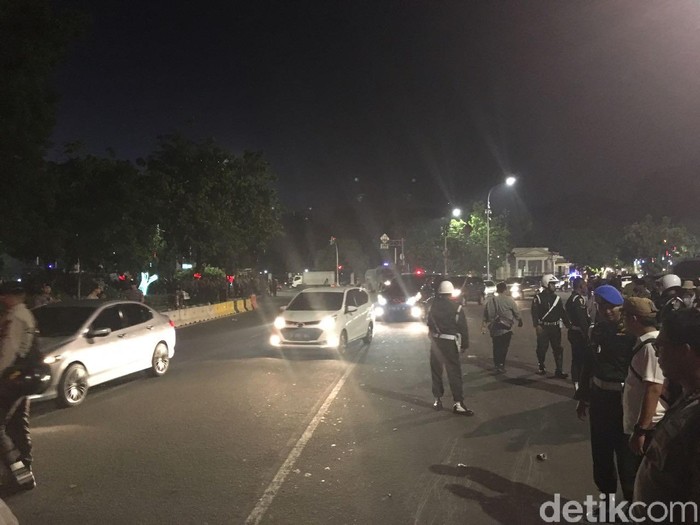 Pendemo Dekat Istana Bubar, Jl Medan Merdeka Sudah Bisa Dilalui