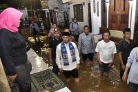 Ke Rumah Warga Cipete yang Tewas, Anies Cek Penanganan Banjir