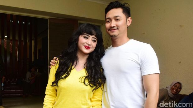 Vanessa Angel-Didi Soekarno Batal Nikah, Depe Senang Dielus-elus Manajer Sekaligus Suami 