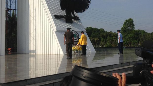 Kegiatan ini dalam rangka peringatan ulang tahun ke-53 Partai Golkar. 