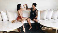 Jennifer Bachdim pun kerap mengunggah foto mesranya dengan sang suami. (Dok. Instagram/jenniferbachdim)