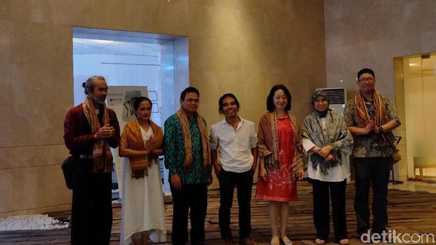 Pertunjukan 'Ayun Ambing' Buka Pameran Seni Budaya Gendongan Bayi 