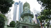 Di balik ratusan gedung pencakar langit, Hong Kong juga memiliki masjid berumur ratusan tahun. Berlokasi di 30 Shelley Street, Mid-Levels, inilah masjid pertama dan tertua di Hong Kong (Randy/detikTravel)