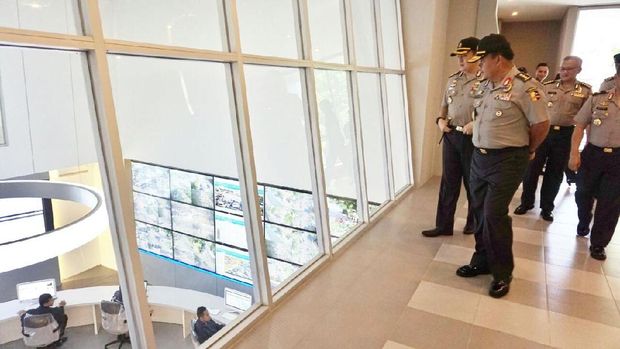 Irwasum mengapresiasi dan memuji Command Center Polrestabes Surabaya