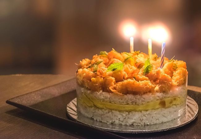 Bosan Kue Ulang Tahun Biasa? Cobain Salted Egg Cake yang 