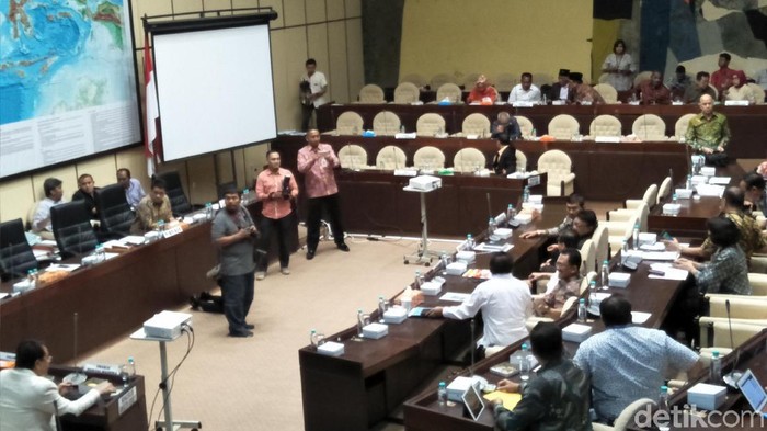 Pembacaan Sikap Fraksi di Komisi II soal Perppu Ormas Ditunda