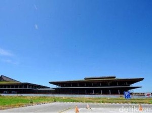 Agar Lebih Mendunia, Bandara Blimbingsari Berganti Nama