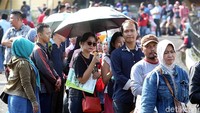 Antrean ini sudah terjadi sejak kemarin.