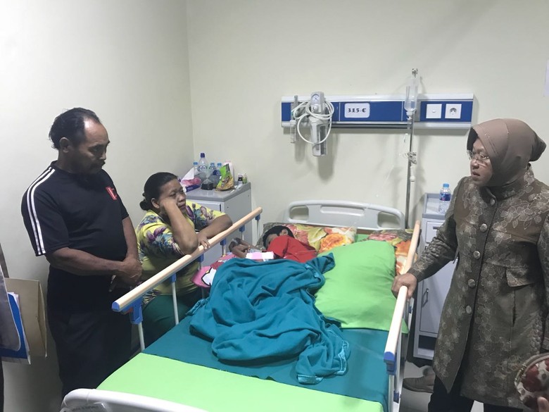 Risma Pantau Kondisi Yanuar, Suprijadi Dijanjikan Kerja dan Rusun Risma Pantau Kondisi Yanuar, Suprijadi Dijanjikan Kerja dan Rusun