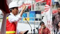 Jokowi ingin tenaga kerja konstruksi Indonesia memiliki kepercayaan diri dapat menghasilkan kualitas konstruksi yang tidak kalah dengan yang dikerjakan oleh tenaga kerja konstruksi negara maju seperti Jepang dan Jerman. Pool/Kementerian PUPR.