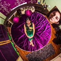 Kamar tidur seorang pelukis di Tehran, Iran. Foto: Dok. John Thackwray My Room Project