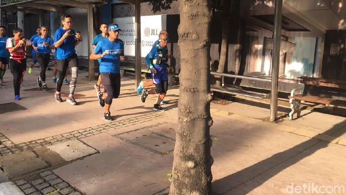 Asap Knalpot Metromini Bikin Ganggu, Sandiaga Minta Uji Emisi