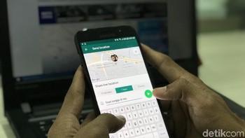Dilan akan mudah mengucapkan selamat malam ke Milea jika ada WhatsApp, Line atau lainnya. Foto: Adi Fida Rahman/detikINET